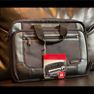 Thin and light laptop case